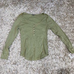 5/20 Green Henley Size M